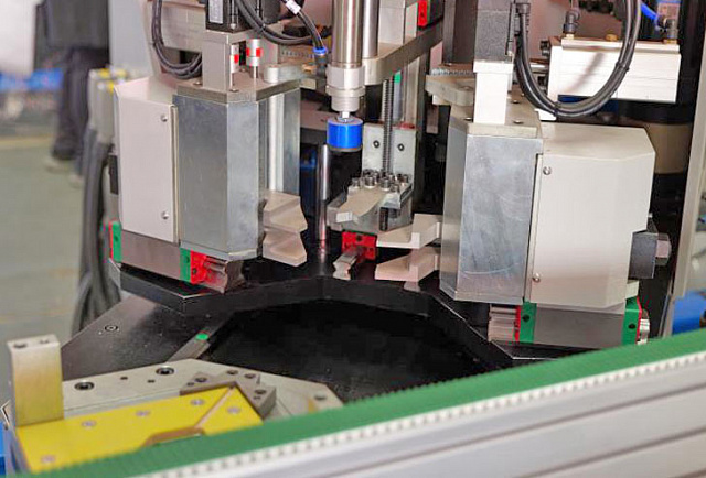 Четырёхголовочная линия для углового соединения DL4ZJX-CNC-170×2500×3500